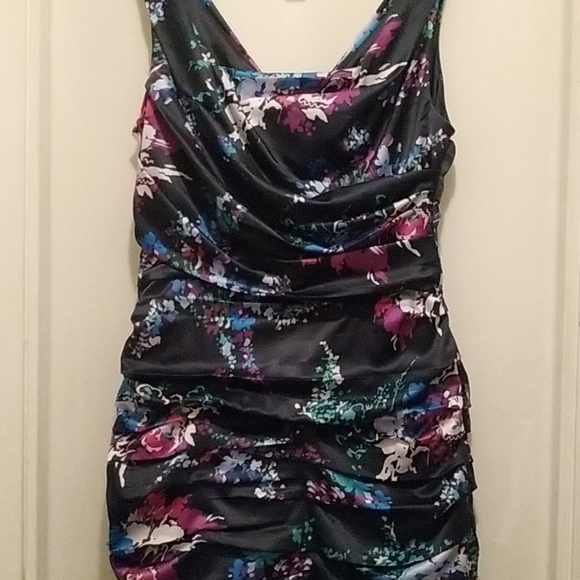 Dress - Picture 7 of 7